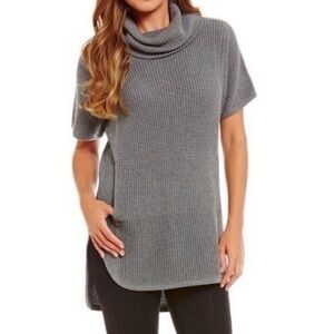 Ugg Gray Waffle Knit Turtleneck Short Sleeve Tunic Length Sweater